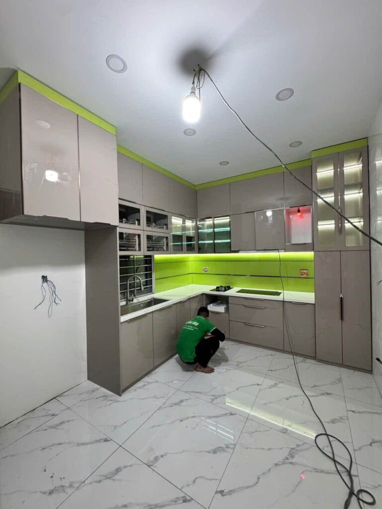 Công Trình Tủ Bếp Hợp Kim Cánh Kính - Long Thành