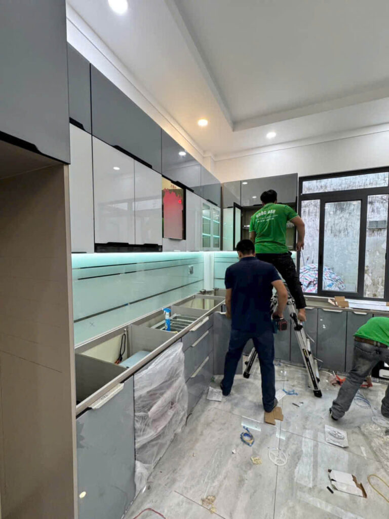 Công Trình Tủ Bếp Nhôm Hợp Kim Cánh Kính CNC
