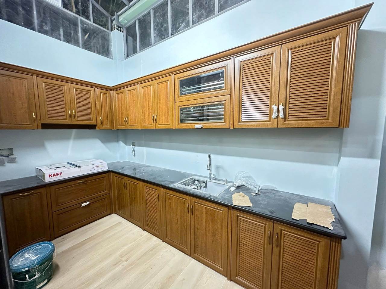 Tủ Bếp Nhôm Vân Gỗ Grando