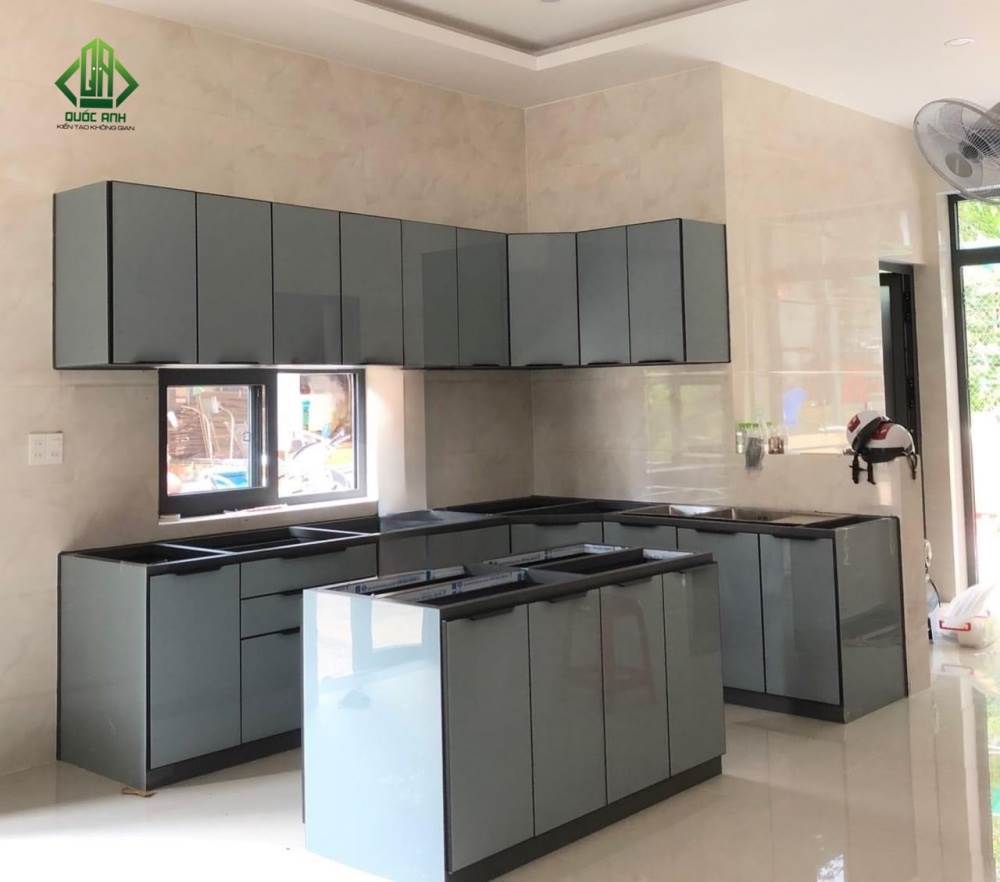 Tủ bếp nhôm kính treo tường