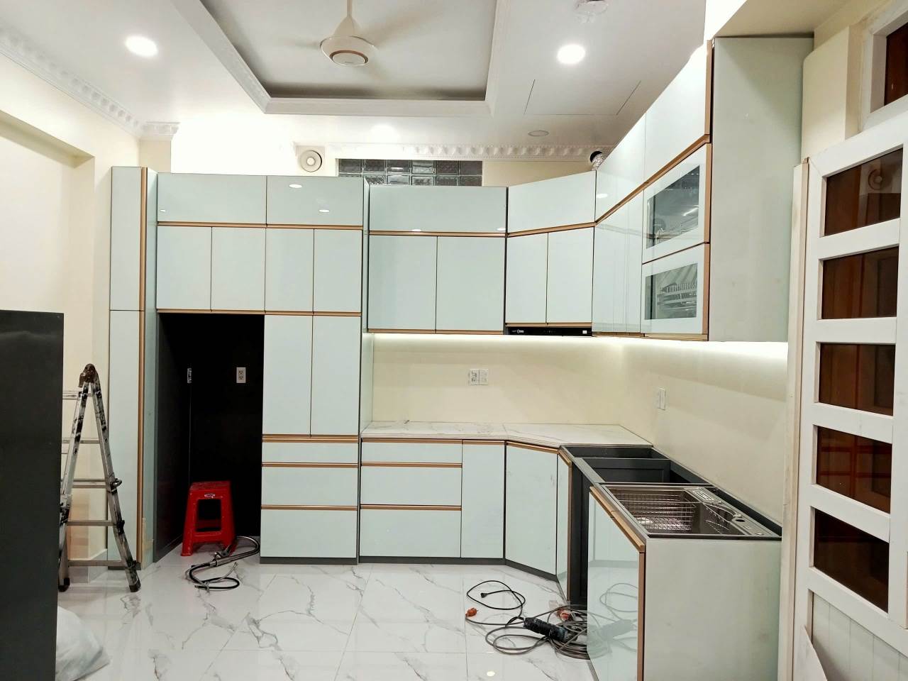 Thiết kế tủ bếp góc bát giác
