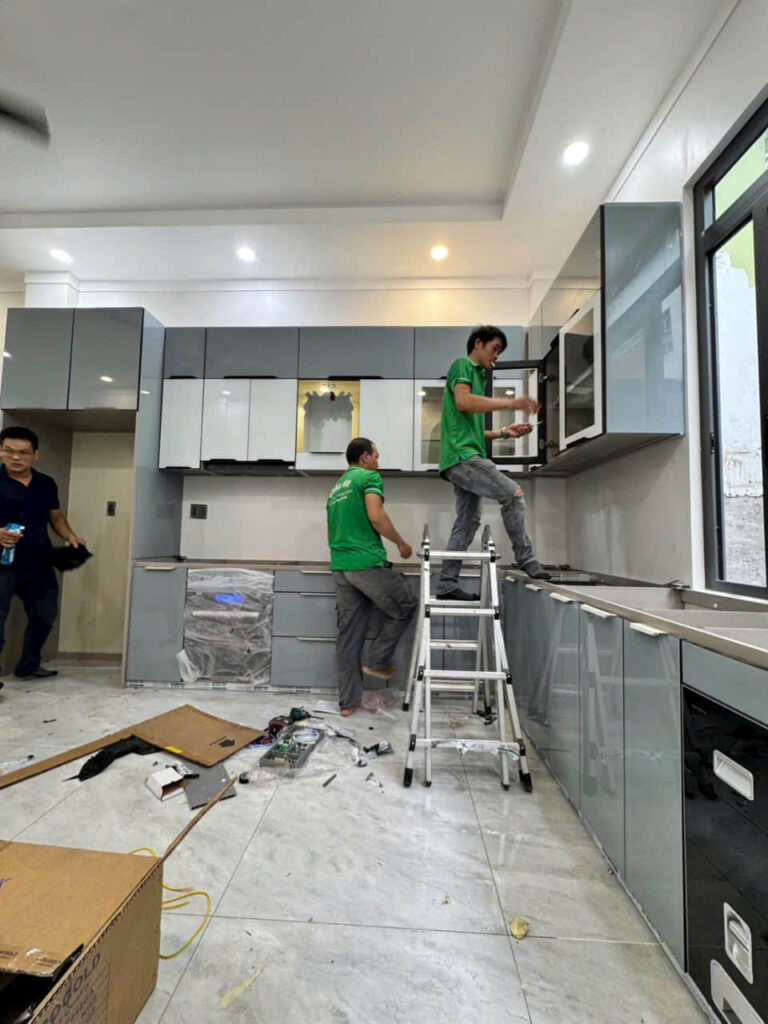 Công Trình Tủ Bếp Nhôm Hợp Kim Cánh Kính CNC