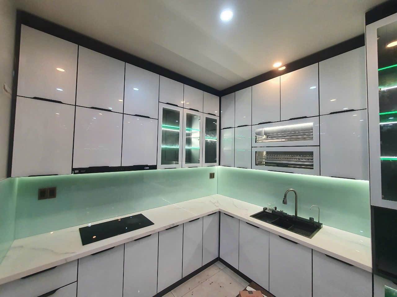 tubephopkimnhom-quocanh105.jpeg Tủ Bếp Nhôm Trắng Sứ