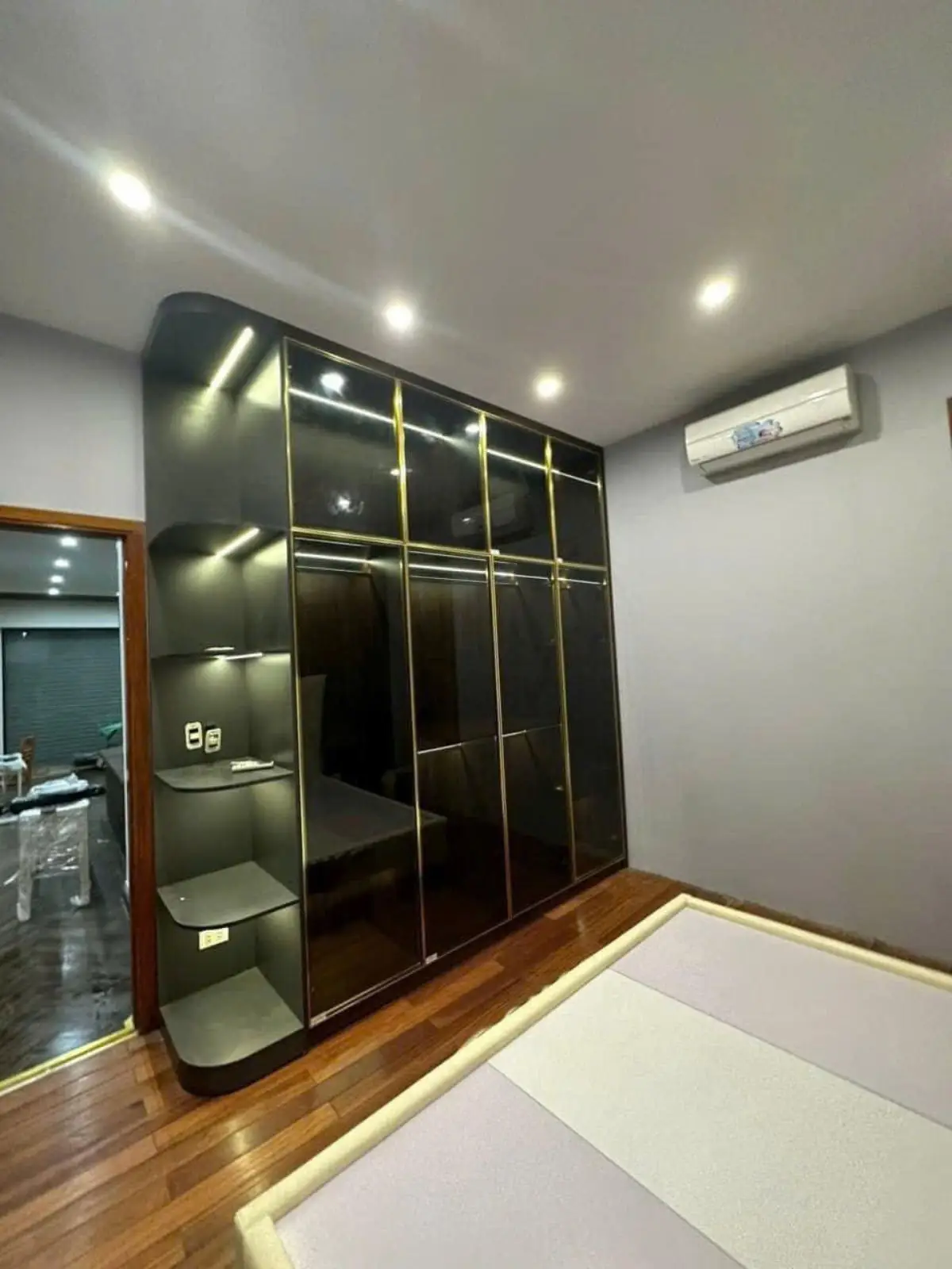 tủ quần áo nhôm kính